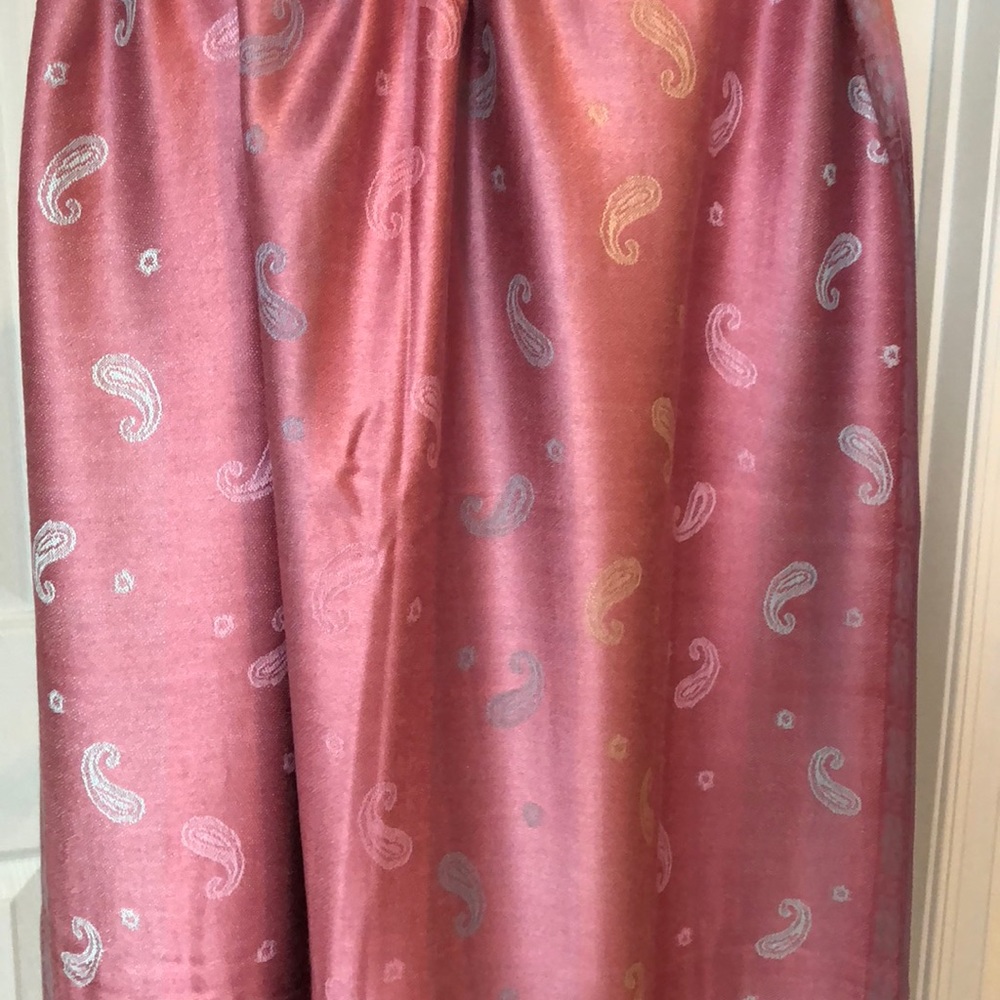 Brand New Paisley Design Pashmina - 71” x 26”